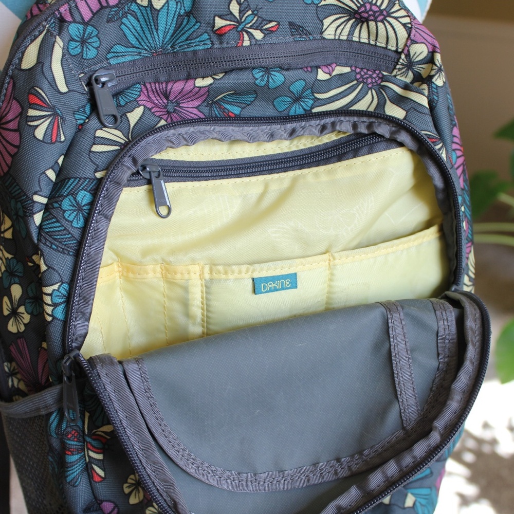 Dakine Backpack - image 4